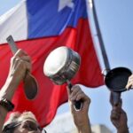 Protestas en Chile contra la iniciativa de Piñera de buscar la inconstitucionalidad de un nuevo retiro de fondos de pensiones