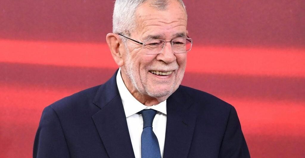 Reelegido el presidente ecologista de Austria para otros seis años